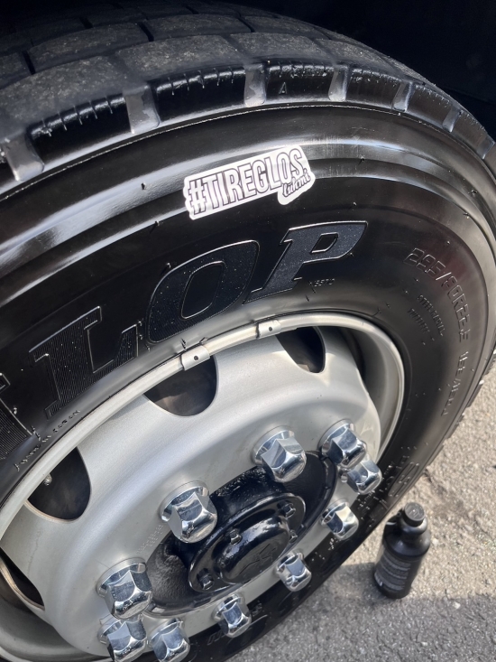 ★ LUHMI tire gloss タイヤワックス ランクル ハイエース ★ LUHMI tire gloss 5L 手につかない、飛び散らないタイヤグロス